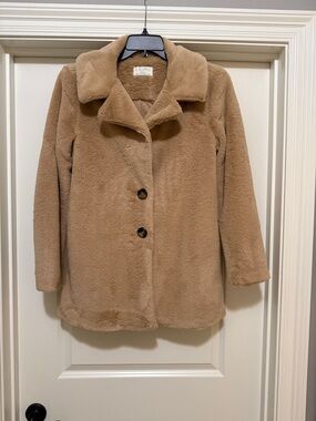 Z Supply Plush Faux-Fur Teddy Coat in Tan